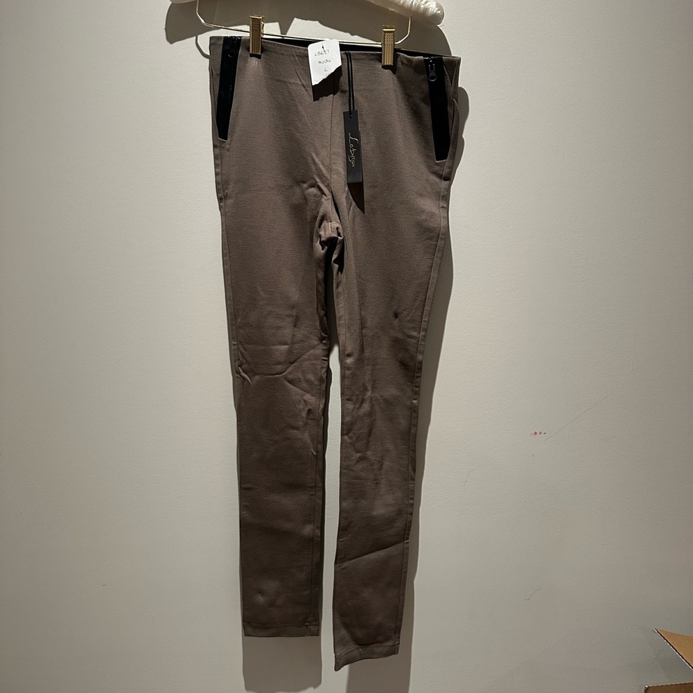 Taupe nude coloured leggings